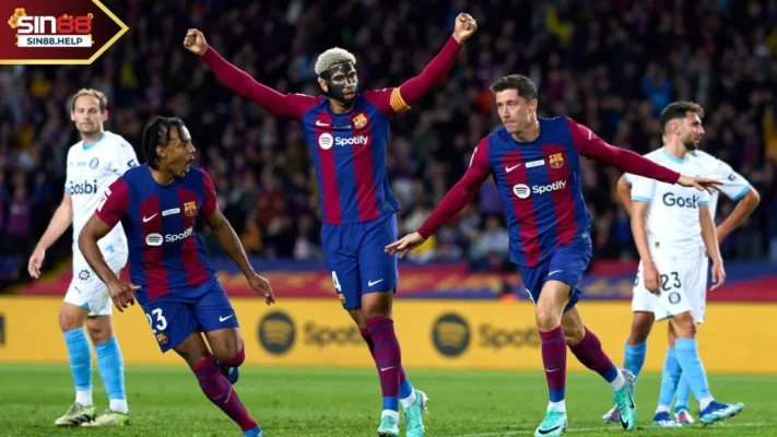 doi hinh barca (3) Đội hình của Barcelona