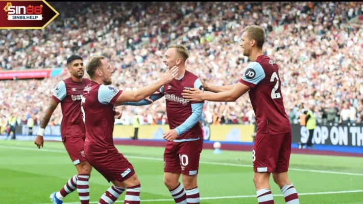 doi hinh west ham Đội hình góp mặt chính của West Ham United